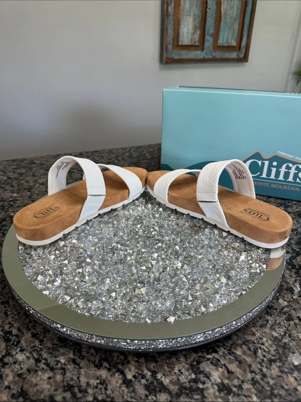Cliffs by WHITE MOUNTAIN White Double-Strap Slide Sandals NEW 7